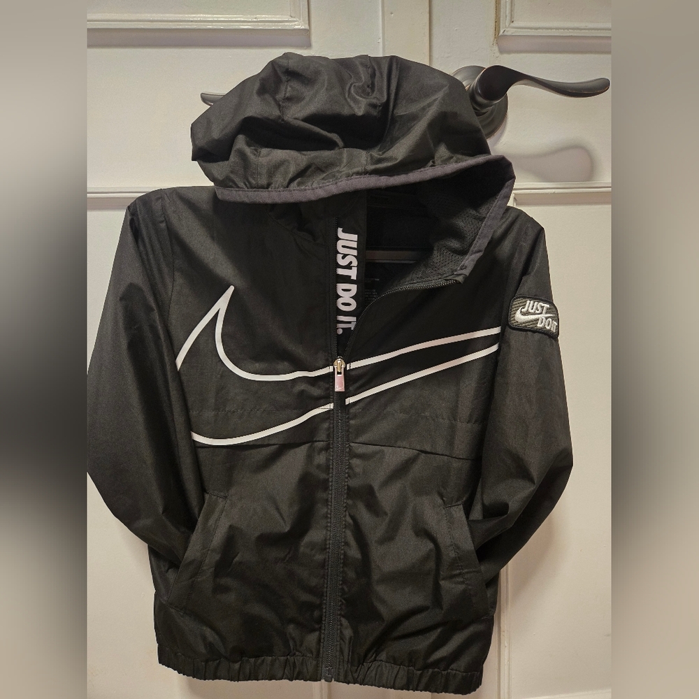 Nike Windbreaker 5/6 years old